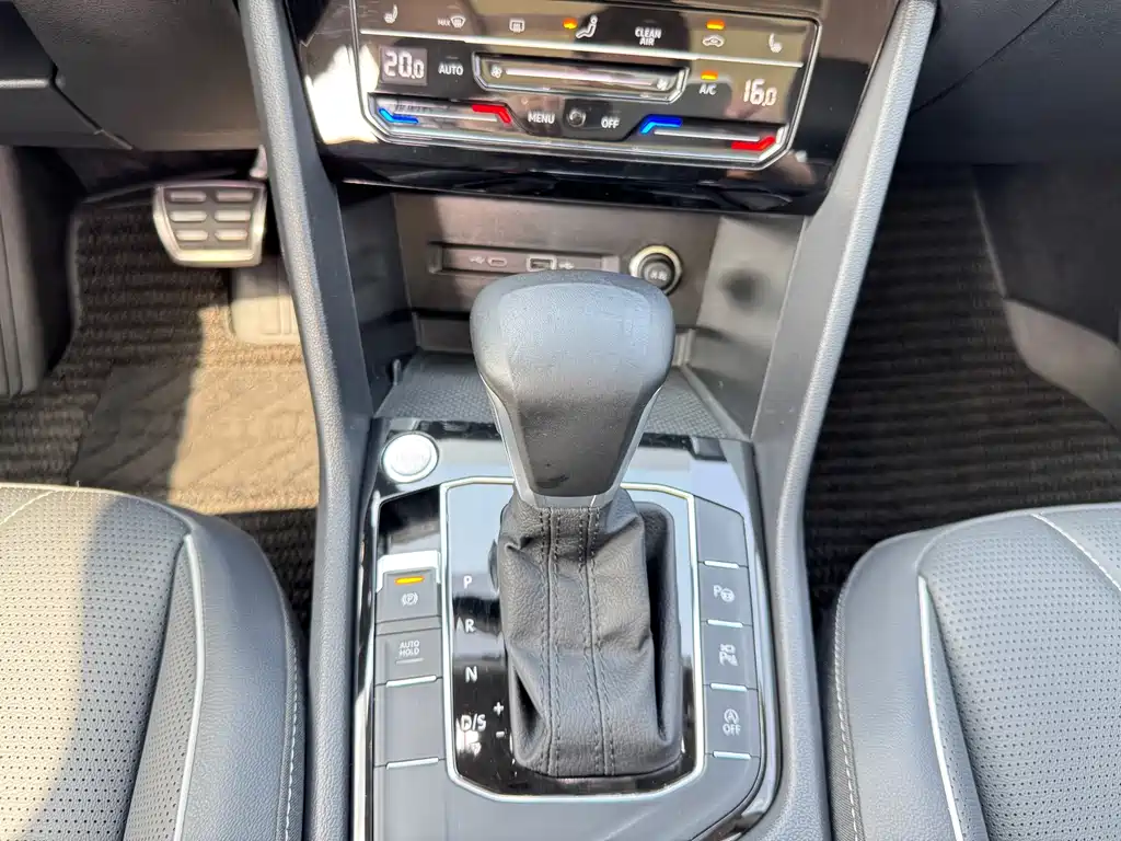 Volkswagen Tiguan L 2022 — фото 13