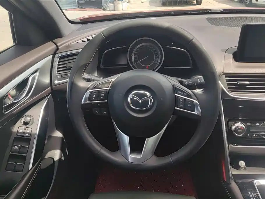 Mazda CX-4 2017 — фото 15