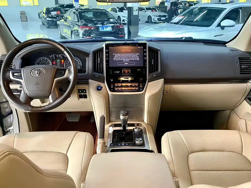 Toyota Land Cruiser 2019 — фото 4