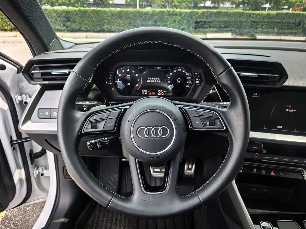 Audi A3 2023 — фото 19