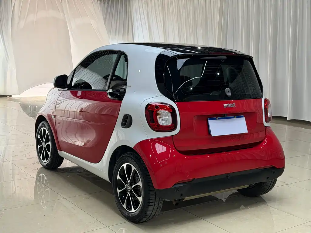 smart Fortwo 2017 — фото 21