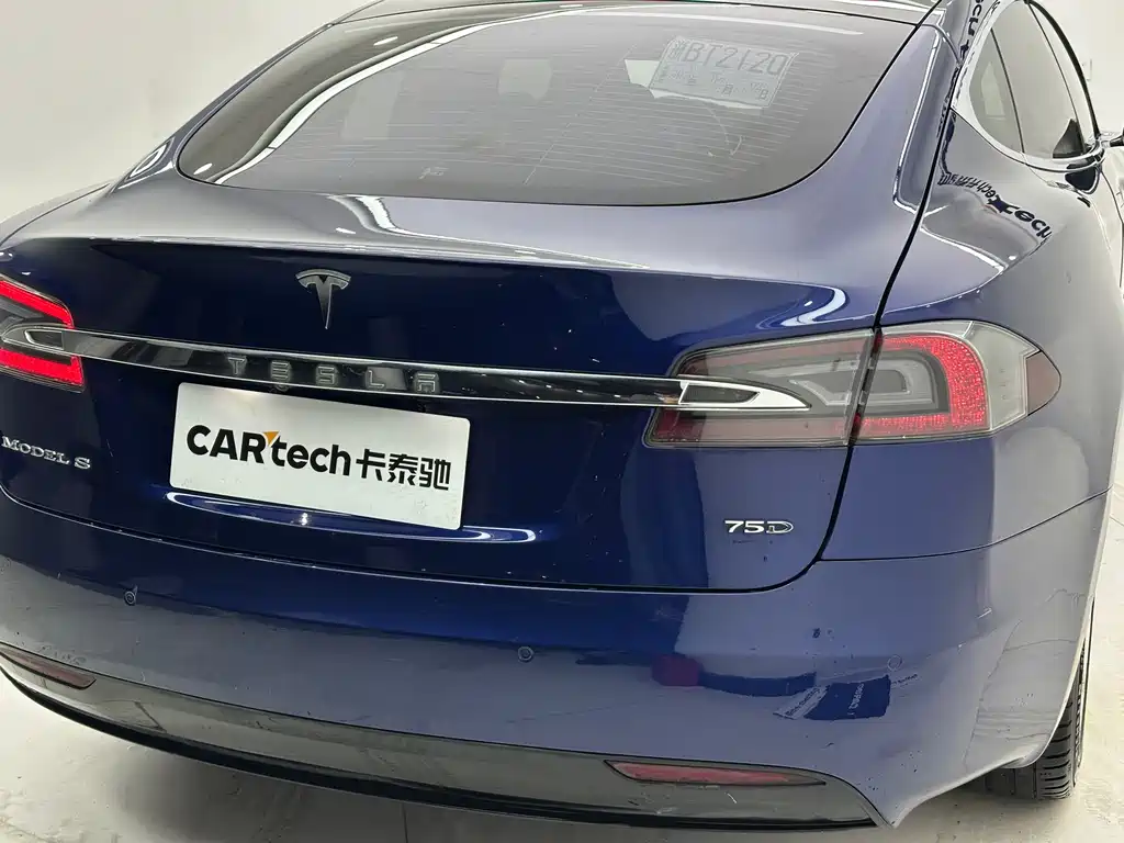 Tesla Model S 2018 — фото 25