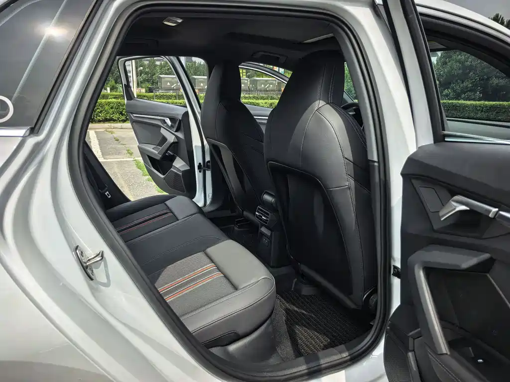 Audi A3 2023 — фото 13