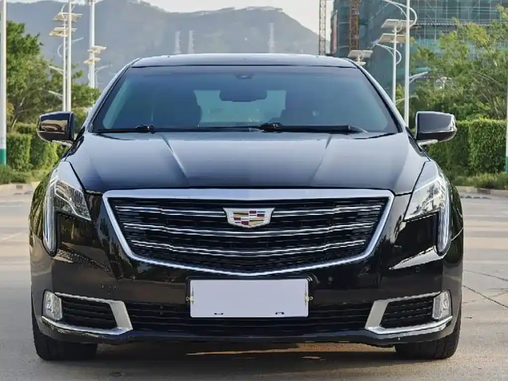 Cadillac XTS 2018 — фото 2