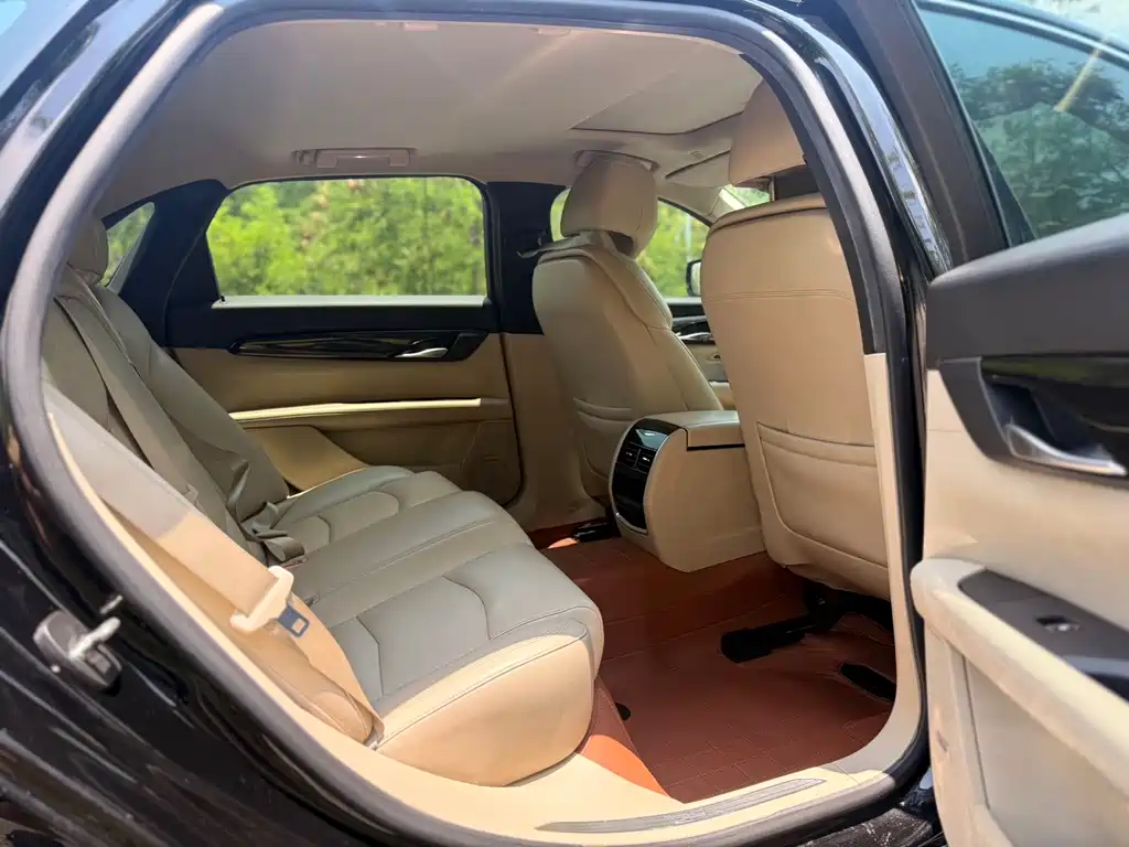 Cadillac CT6 2017 — фото 11