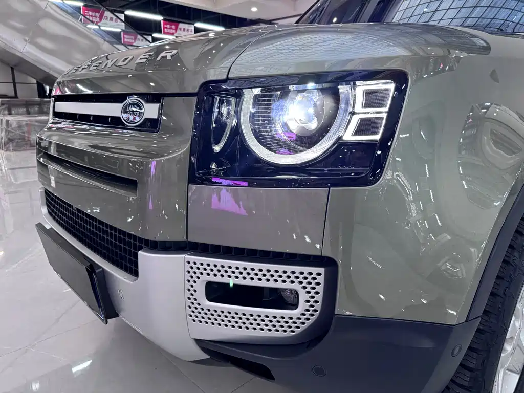 Land Rover Defender 2020 — фото 22