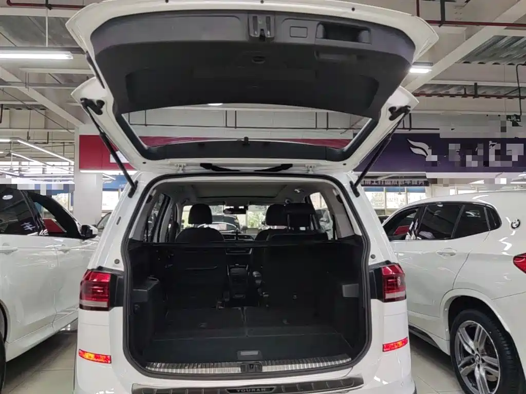 Volkswagen Touran 2019 — фото 19