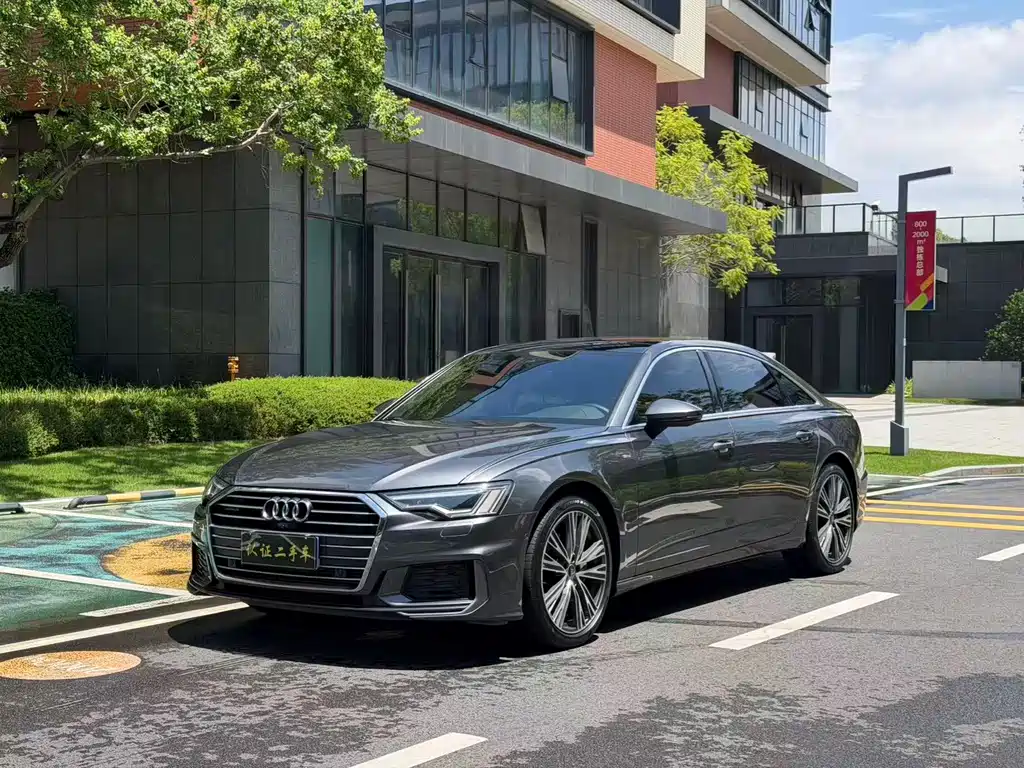 Audi A6L 2022