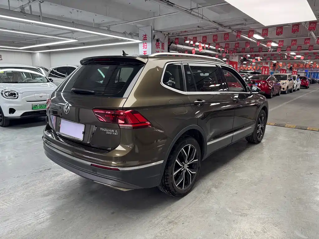 Volkswagen Tiguan L 2017 — фото 11