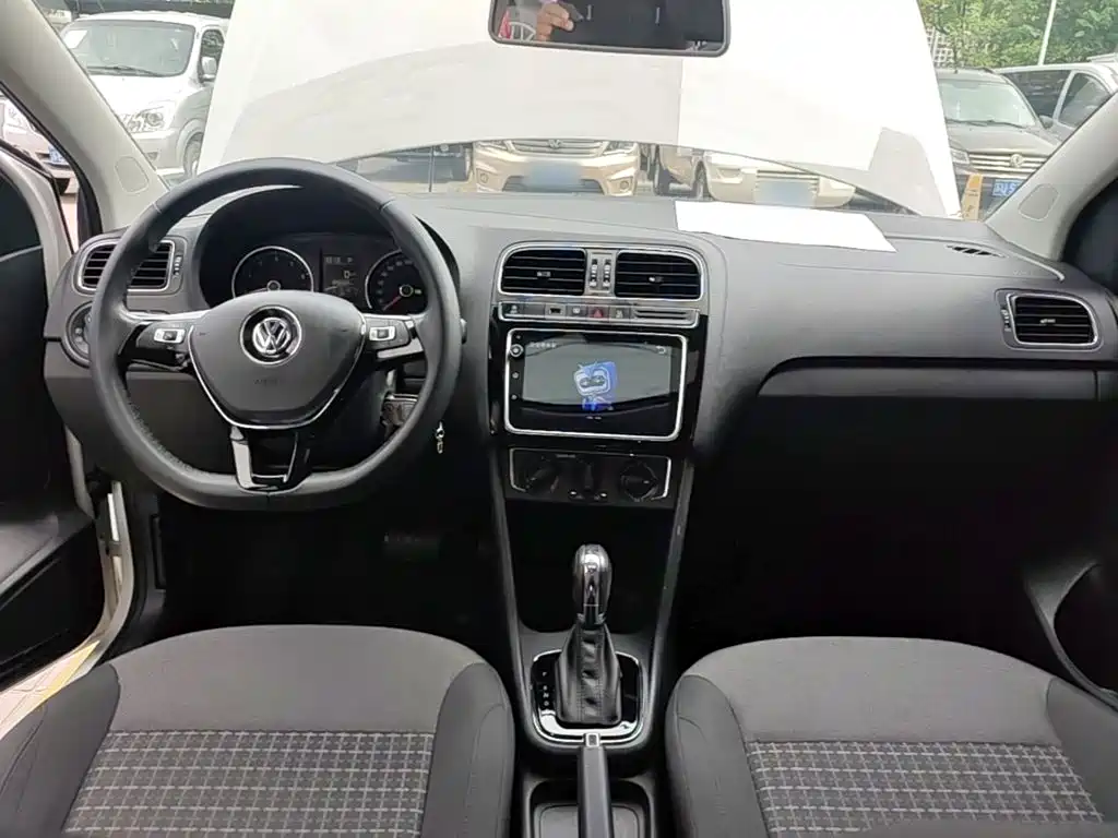 Volkswagen Polo 2018 — фото 10