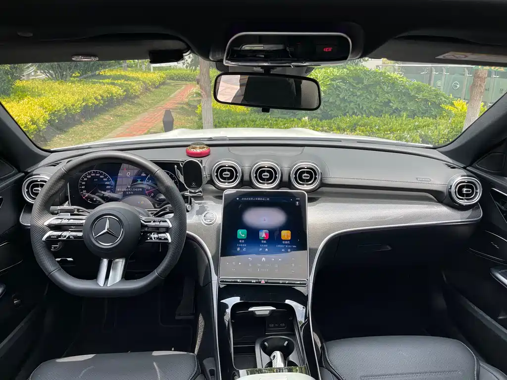 Mercedes-Benz C-Class 2025 — фото 12