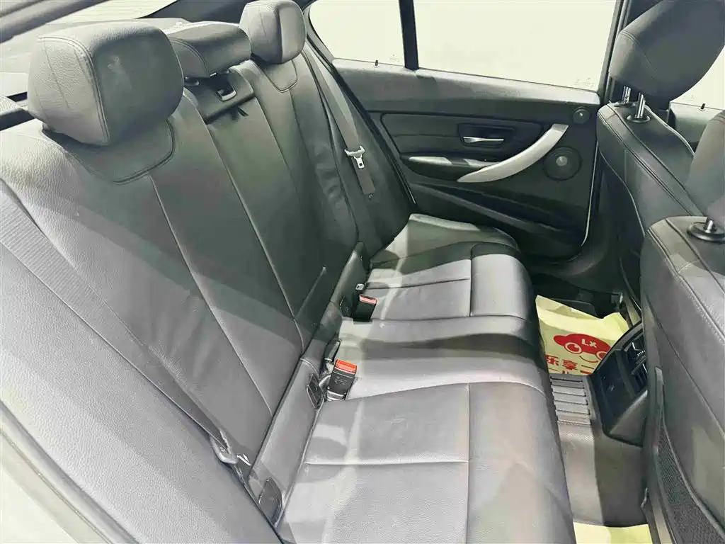 BMW 3 Series 2015 — фото 25