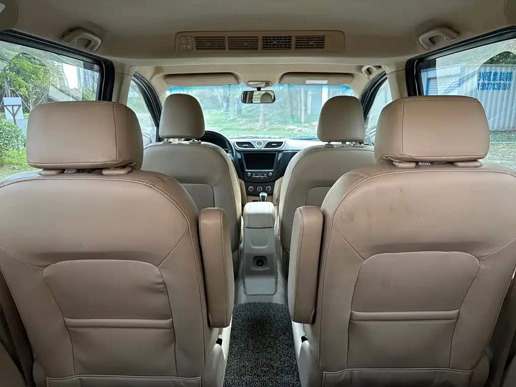 Wuling Hongguang 2016 — фото 15