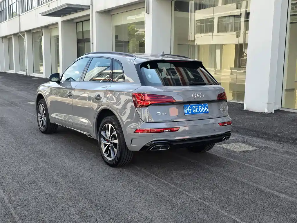 Audi Q5L 2024 — фото 13