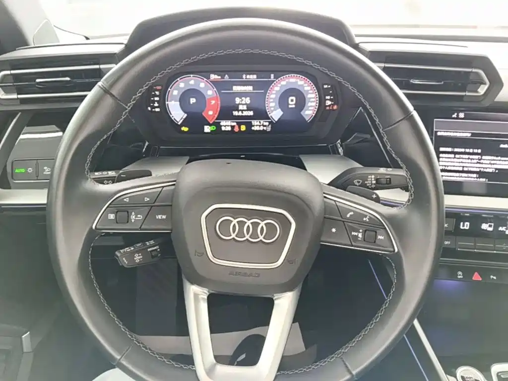 Audi A3 2024 — фото 11