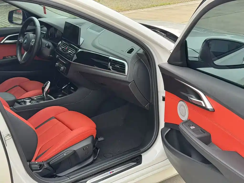 BMW 1 Series 2023 — фото 16