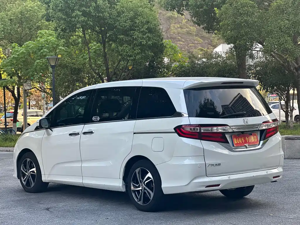 Honda Odyssey 2018 — фото 14