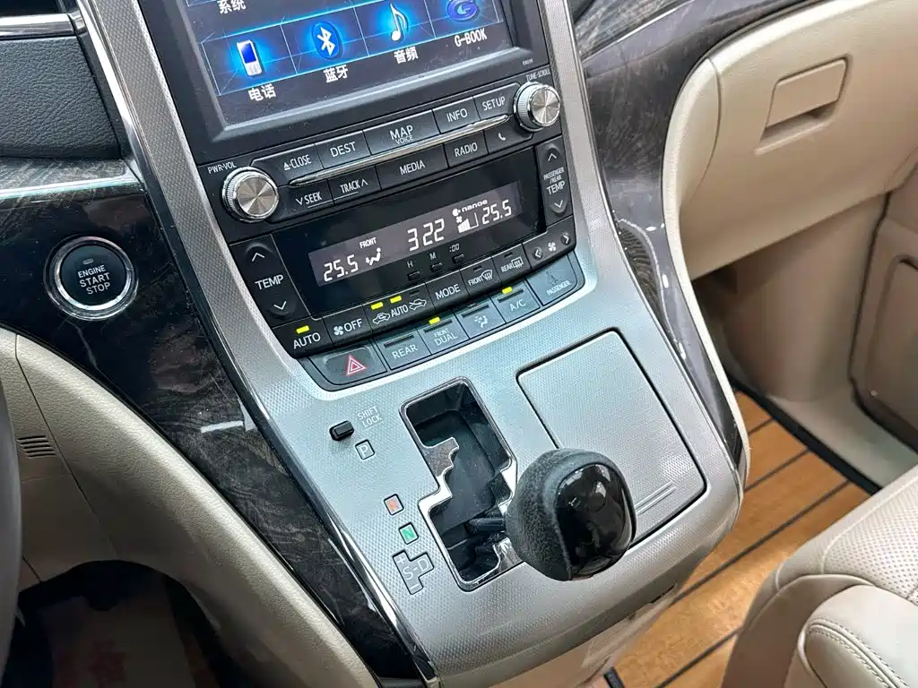 Toyota Alphard 2014 — фото 27