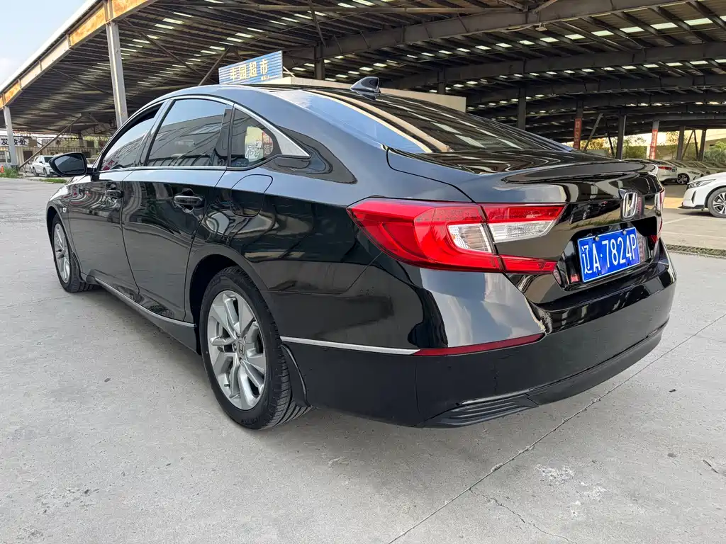 Honda Accord 2018 — фото 6