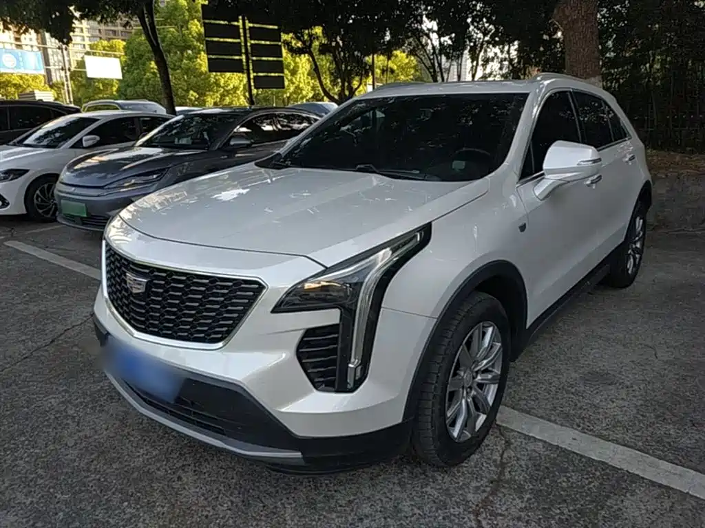 Cadillac XT4 2019 — фото 1