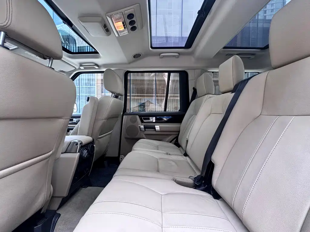 Land Rover Discovery 2012 — фото 20