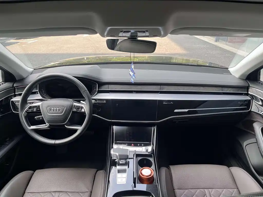 Audi A8 2025