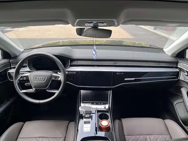 Audi A8 2025