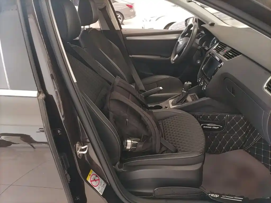 Skoda Octavia 2018 — фото 25