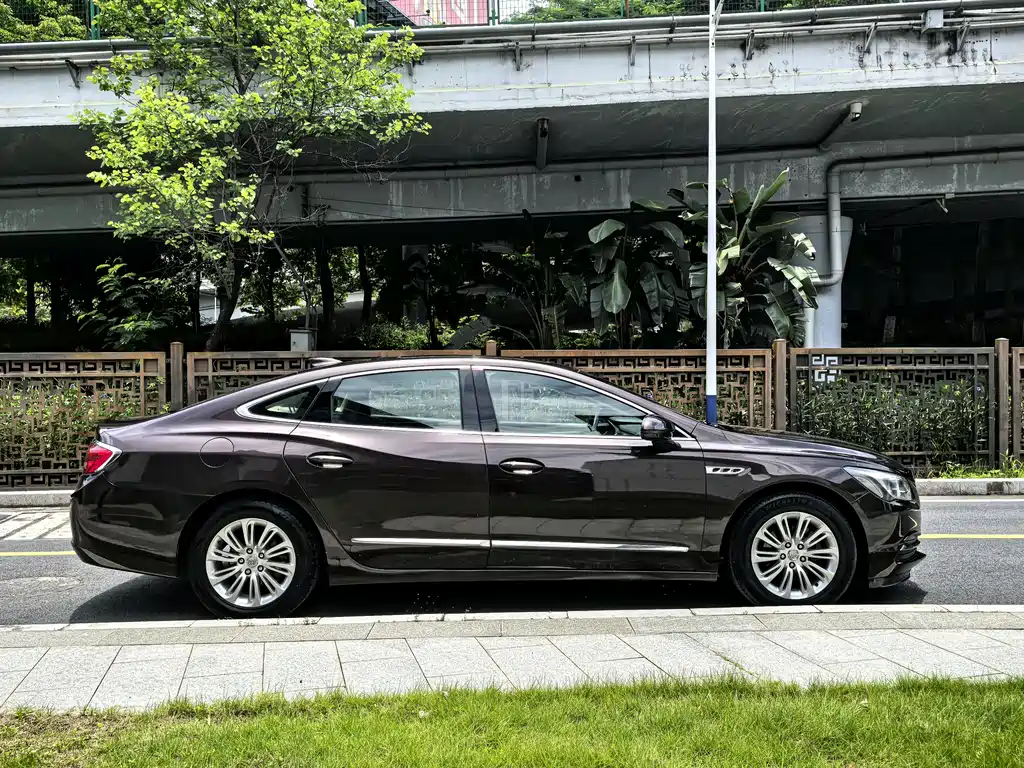 Buick LaCrosse 2017 — фото 9