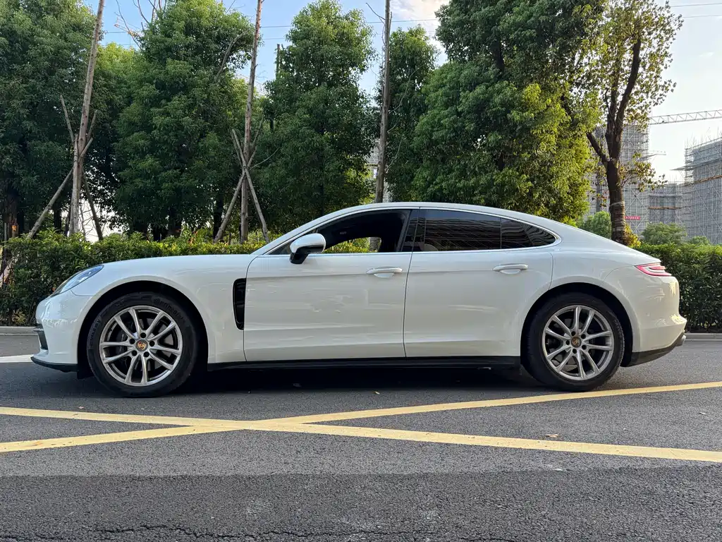 Porsche Panamera 2019 — фото 11