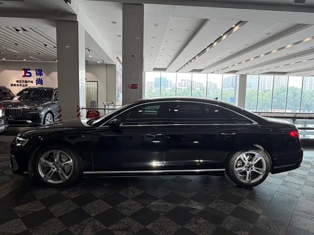 Audi A8 2023