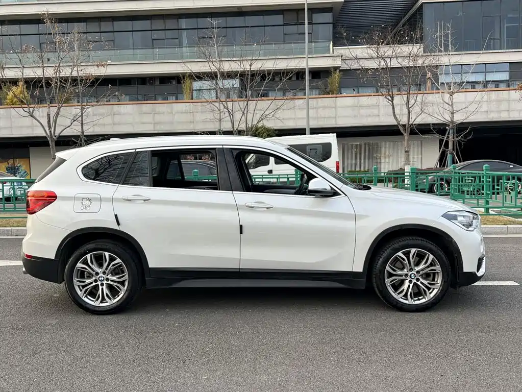 BMW X1 2019 — фото 15