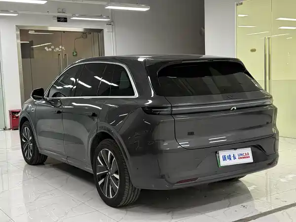 Li Auto L6 2025