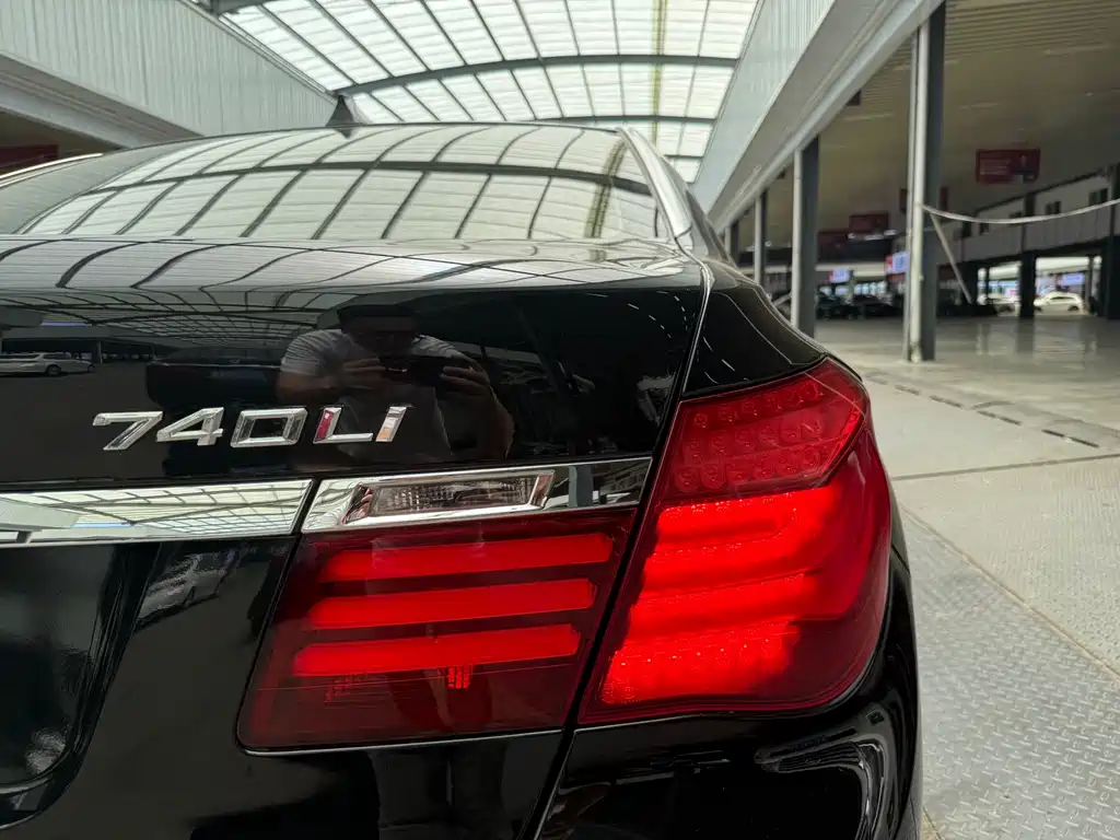 BMW 7 Series 2015 — фото 20