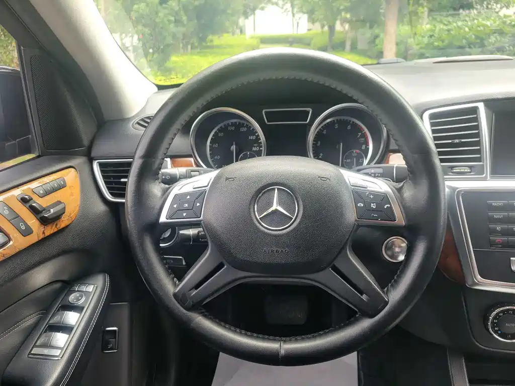 Mercedes-Benz M-Class 2014 — фото 11