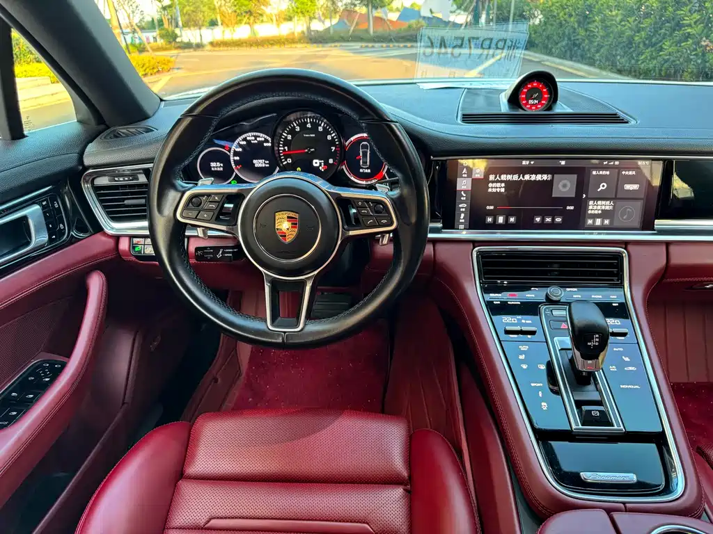 Porsche Panamera 2019 — фото 6