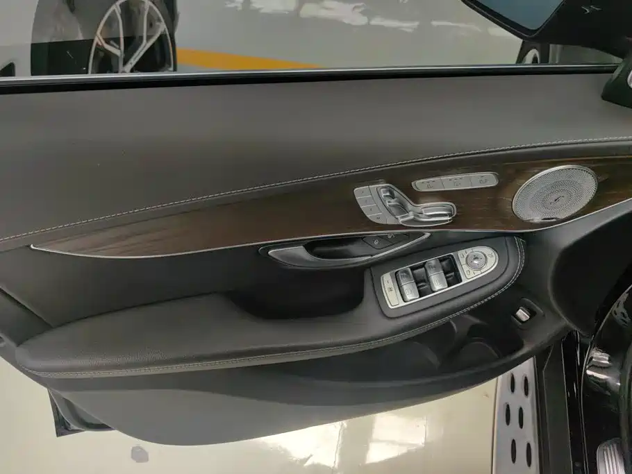 Mercedes-Benz GLC 2023