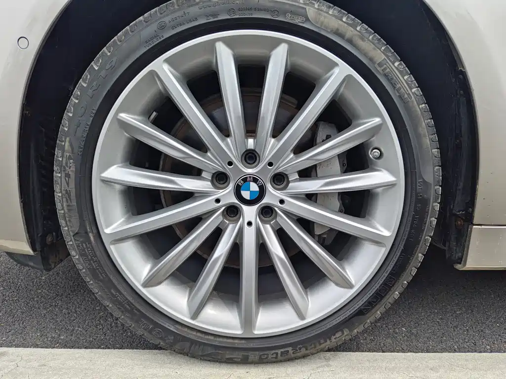 BMW 5 Series 2022 — фото 19