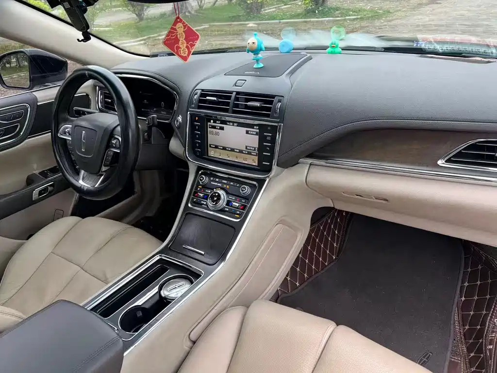 Lincoln Continental 2018 — фото 9