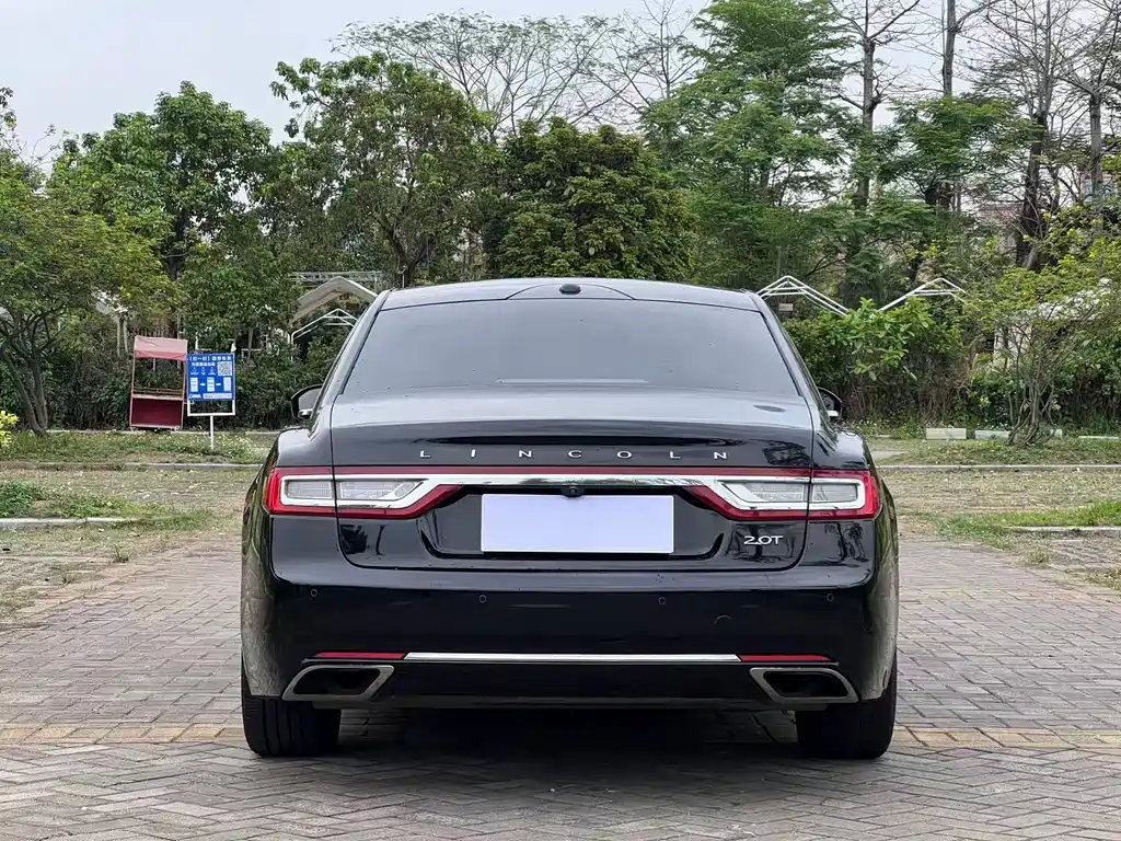 Lincoln Continental 2018 — фото 13