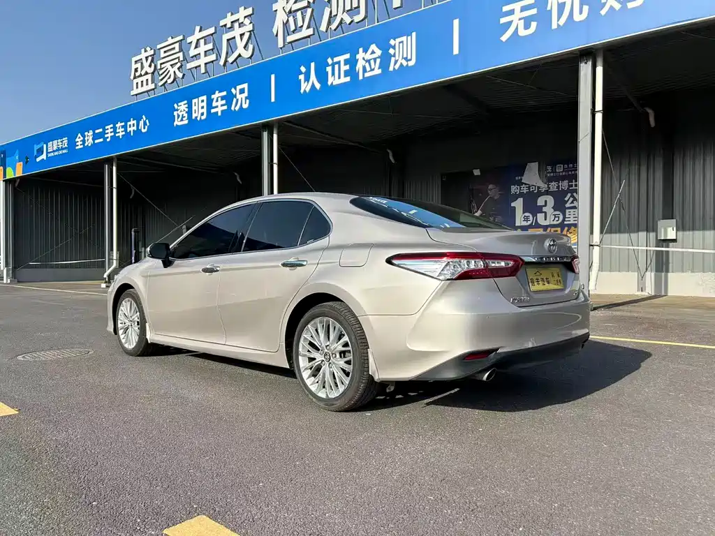 Toyota Camry 2020 — фото 17