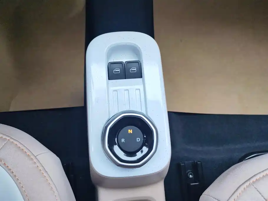 Geely Galaxy Panda 2024 — фото 16