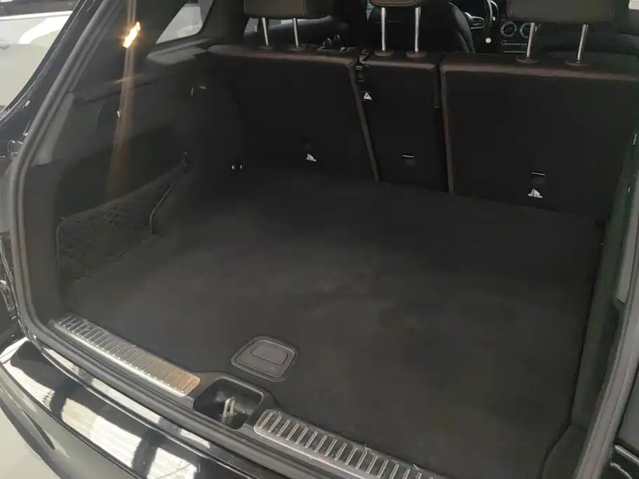 Mercedes-Benz GLC 2023