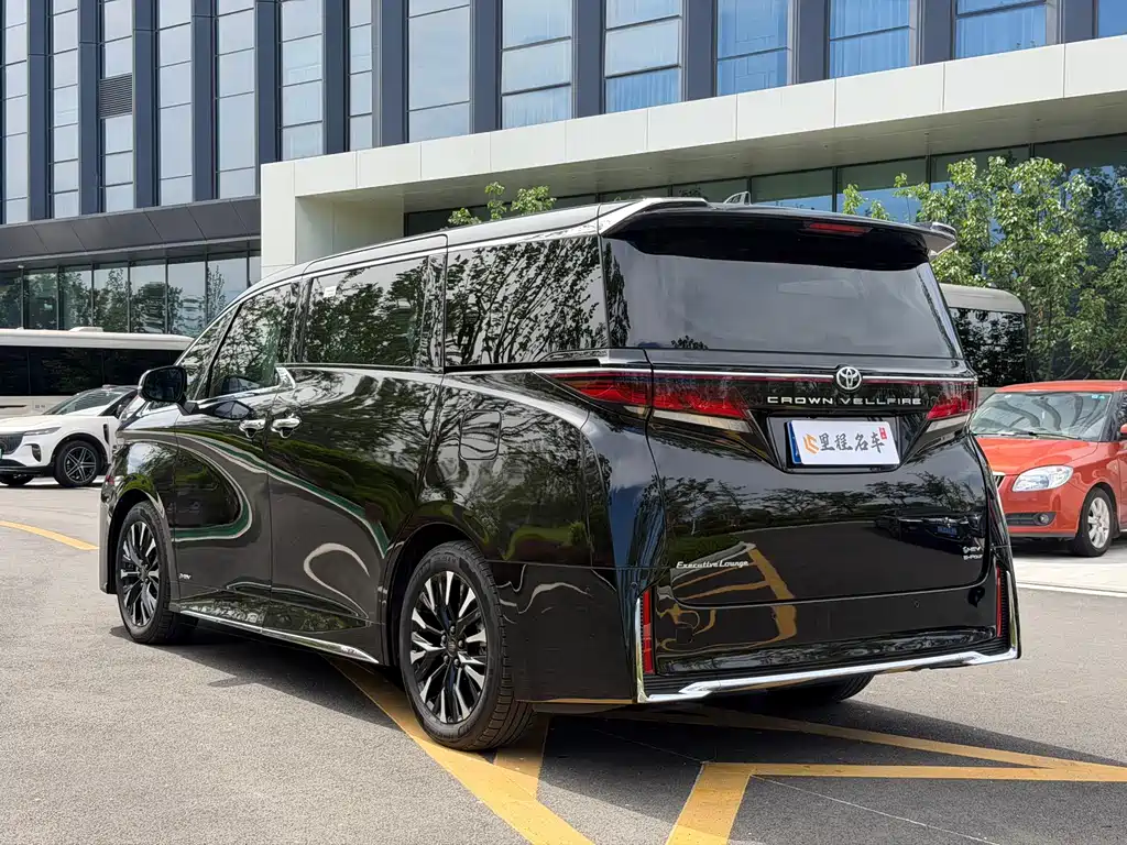 Toyota Vellfire 2025 — фото 7