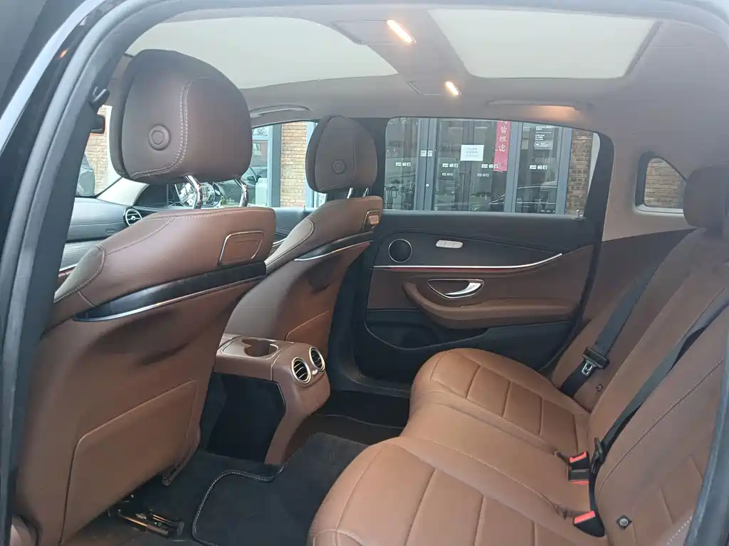 Mercedes-Benz E-Class 2020 — фото 17