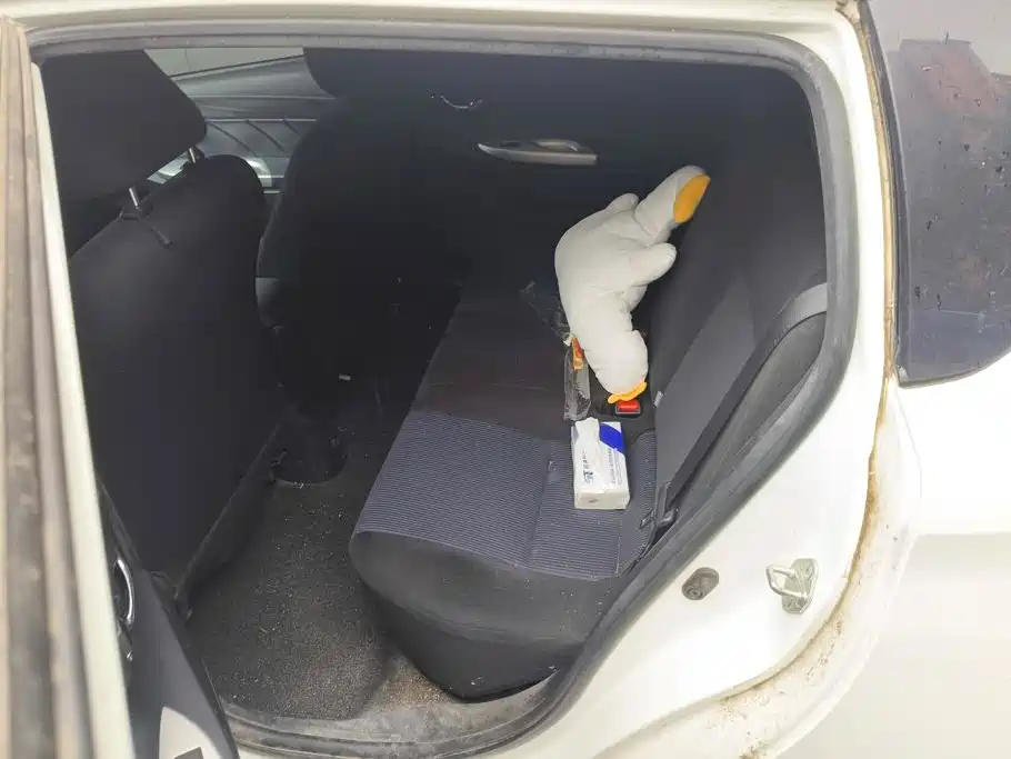 Toyota Yaris L 2015 — фото 11