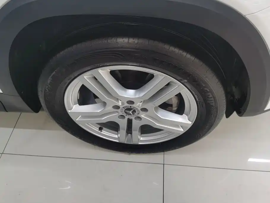Mercedes-Benz GLB 2021