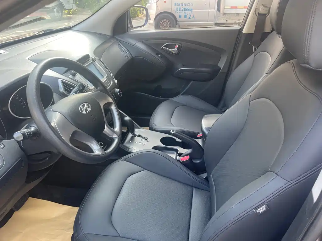 Hyundai ix35 2015 — фото 10