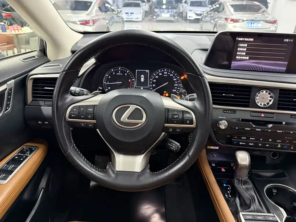 Lexus RX 2019 — фото 12