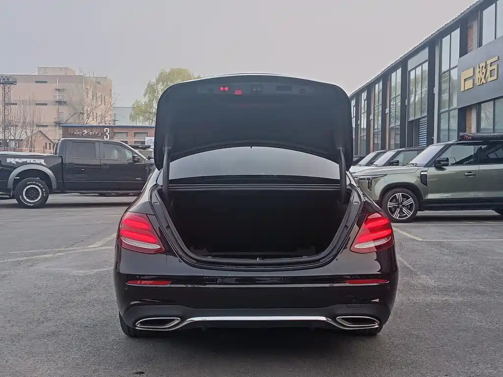 Mercedes-Benz E-Class 2020 — фото 11